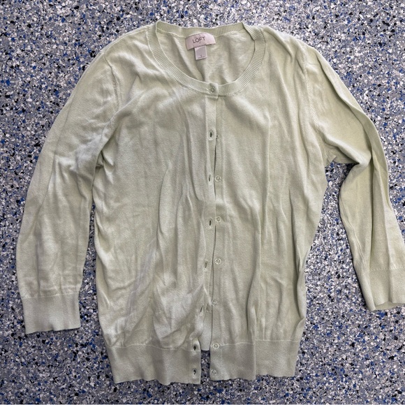 LOFT Sweaters - LOFT Women's light green Cardigan Sweater beautiful buttons